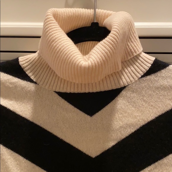 Alice + Olivia chevron striped turtleneck sweater - Picture 2 of 6